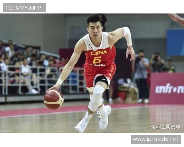 太神了！郭艾伦命中横跨半场超远三分，青岛主场球迷也沸腾了！